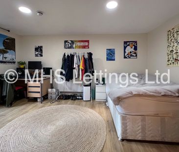 7 Bedroom Mid Terraced House for rent in Brudenell Avenue - Photo 5