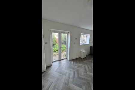 1 Bed Flat, Dolphin Road, B11 - Photo 2