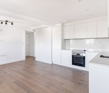 2 Bed Maisonette, Friern Park, N12 - Photo 3