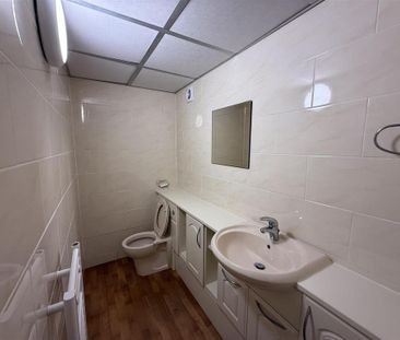 2 bedroom semi-detached bungalow to rent - Photo 6