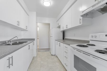 2 bedroom, 1 bathroom apartment in Ajax - Photo 2