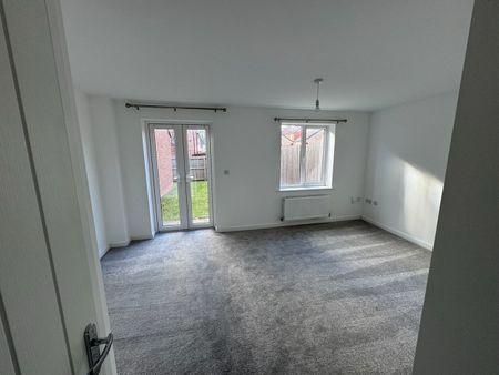 4 Bed Semi-Detached House, Merchant Avenue, NG8 - Photo 2