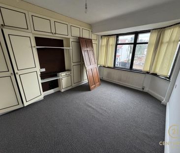 4 bedroom semi-detached house to rent - Photo 2