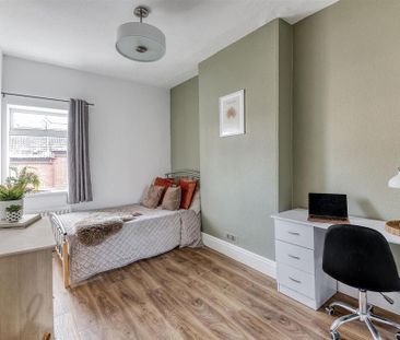 1 bedroom in a house share to rent - Photo 6