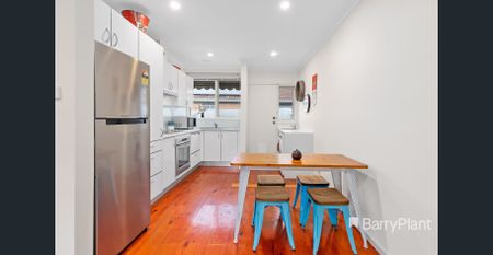 Stylish Thornbury Living in a Prime Location - Photo 5