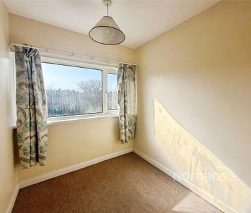 3 bedroom flat to rent - Photo 6