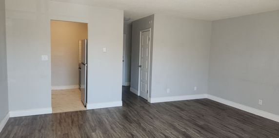For Lease - 8800 Willoughby Drive Unit# 307, Niagara Falls, Ontario - Photo 2