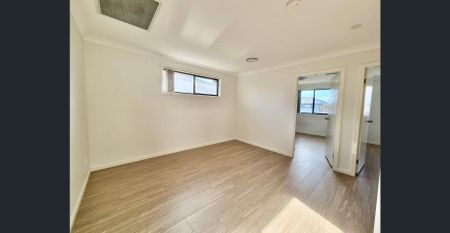 Stunning Double Storey House - Photo 3