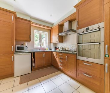 2 bedroom end of terrace house to rent - Photo 3