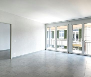 Modern city apartment right by the Oerlikon/Marktplatz train station! - Foto 3