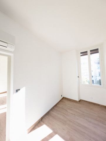Location Appartement 2 pièces 43m² MARSEILLE 8ème - Photo 2