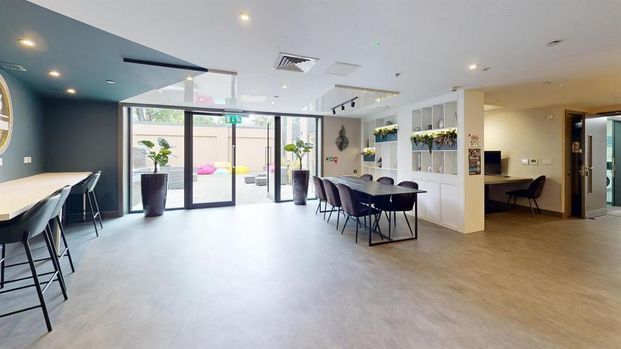 1 bedroom in a flat share to rent - Photo 1