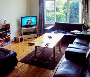 48 CARDIGAN ROAD Leeds - LS6 3AG - Photo 1