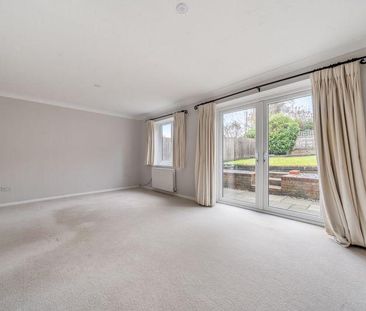 3 bedroom end of terrace house to rent - Photo 1