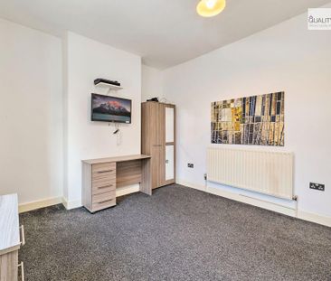 1 bedroom in a house share to rent - Photo 4