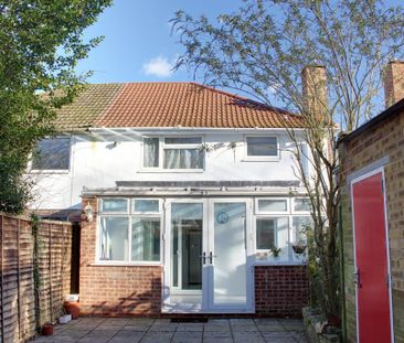 3 bedroom semi-detached house to rent - Photo 5