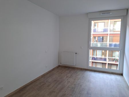 Location Appartement 2 pièces 45m² THONON LES BAINS 74200 - Photo 4