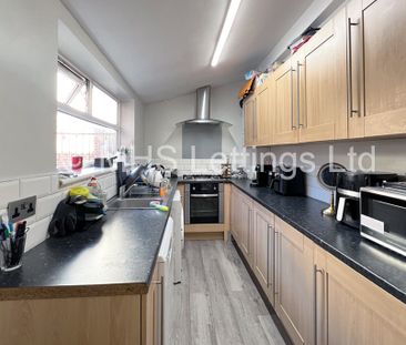 4 Bedroom Mid Terraced House for rent in Broomfield Terrace - Photo 5
