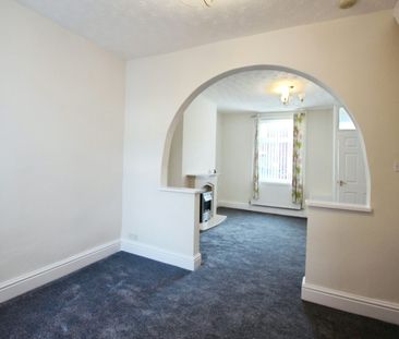 Terraced House to rent on - Photo 5