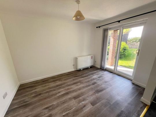 3 bedroom link detached house to rent - Photo 1