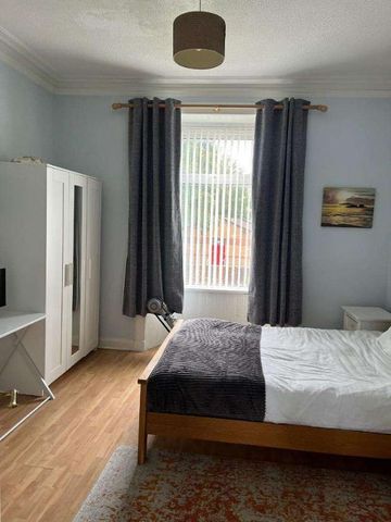 High Street, Irvine, KA12 - Photo 2