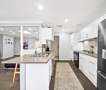 Charming Family Home - Photo 3