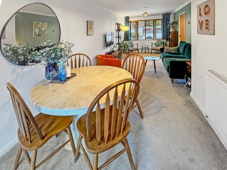 3 bedroom semi-detached house to rent - Photo 4