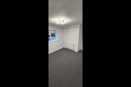 3 Bed Semi-Detached House, Four Acres, BS13 - Photo 5