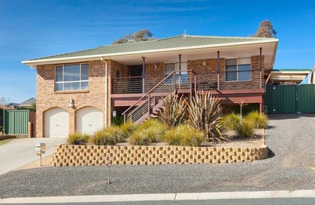 8 Morrison Place, Karabar NSW 2620 - House For Rent | Domain - Photo 3