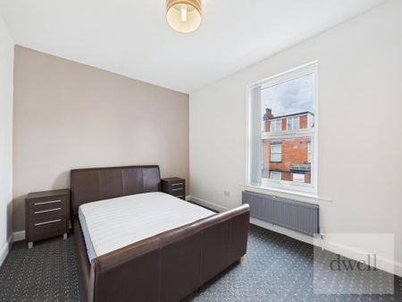 4 bedroom terraced house to rent - Photo 2