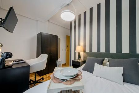 Avenida de la Ciudad de Barcelona, Madrid, Community of Madrid 28007 - Photo 5