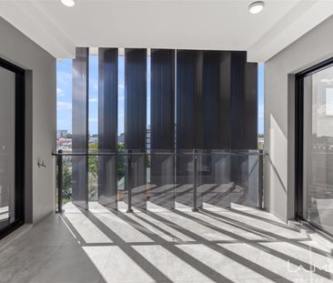 "Stylish and Spacious Living in Wynnum -Apartment for Rent!" - Photo 2