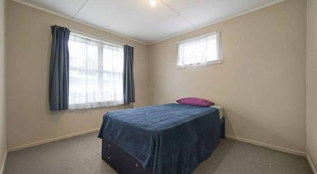 3 Bedroom House, 1 Bathroom - Photo 4