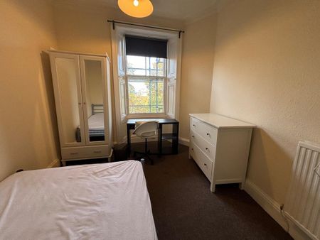 4 bedroom flat to rent - Photo 4