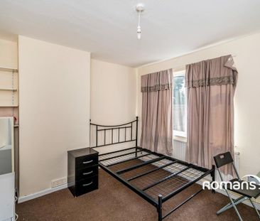 4 bedroom semi-detached house to rent - Photo 3