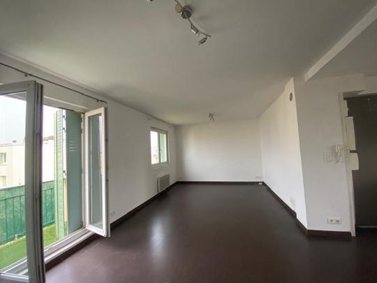 Location Appartement 3 pièces 68m² GUILHERAND GRANGES 07500 - Photo 1
