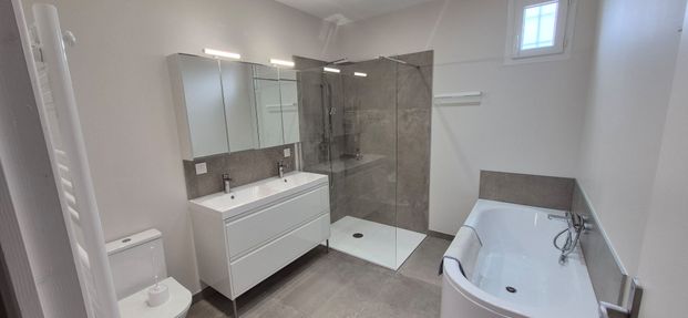 SAINT SATURNIN 1350, - Photo 1