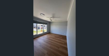 Spacious, brand new family heaven in the Calamvale Community College catchment area. - Photo 4