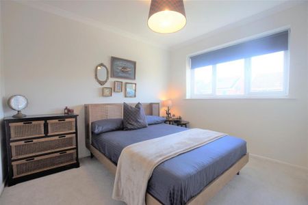 3 bedroom link detached house to rent - Photo 5