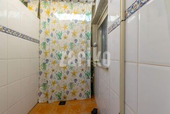 Bright two-bedroom apartment just a stone-throw from the beach