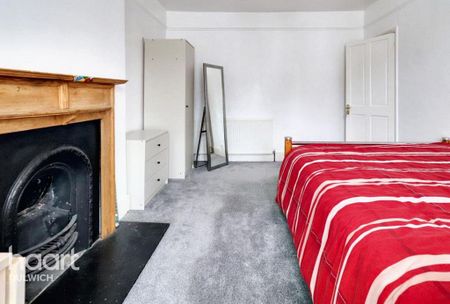 1 bedroom in a house share to rent - Photo 2