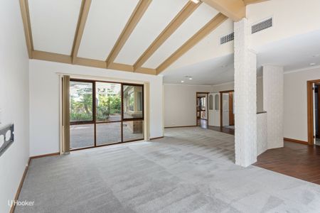 Family Home! - Photo 2