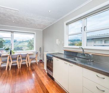 24 Franklyn Road, Tawa - Photo 3