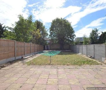Kenton Park Crescent, Harrow, HA3 - Photo 5