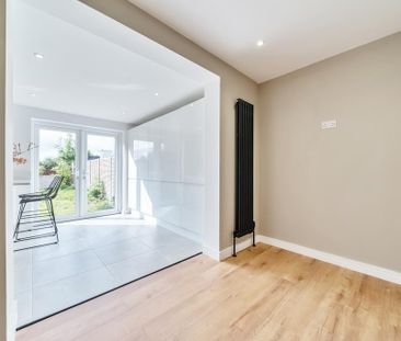 1 bedroom in a house share to rent - Photo 3