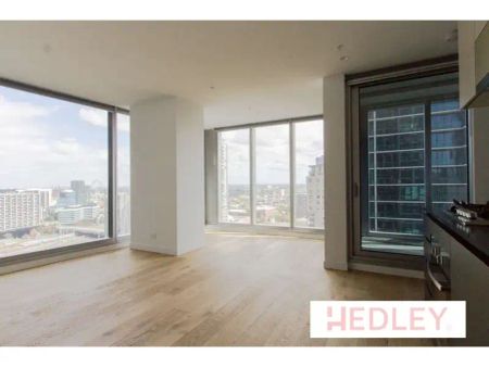 “L O N S D A L E” - Photo 3