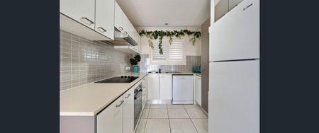 3 BEDROOMS! NEAR NORTH LAKES! - Photo 3