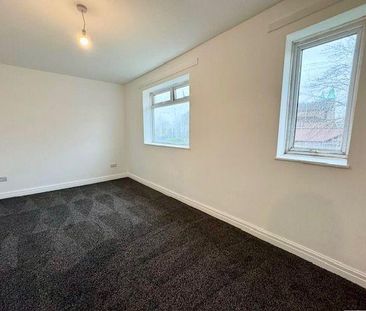 2 bedroom end of terrace house to rent - Photo 4