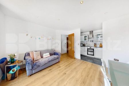 Benefits include two bathrooms, balcony, concierge service, parking, sauna & gym - Photo 4