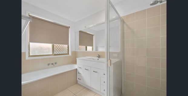 Perfect Family Home in Quiet Street in Bil Bli - Photo 1